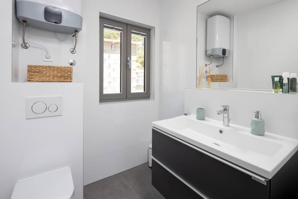 Apartament Holiday In Bol **** Green Zewnętrze zdjęcie